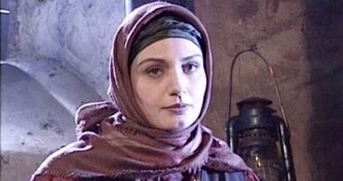 خانم کوچیک سریال پس از باران و پدر و مادرش؛ سال ۷۹
