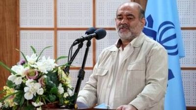 رییس صداوسیما در دفتر کار جدیدش پس از موشک‌باران ساختمان شیشه‌ای/ عکس