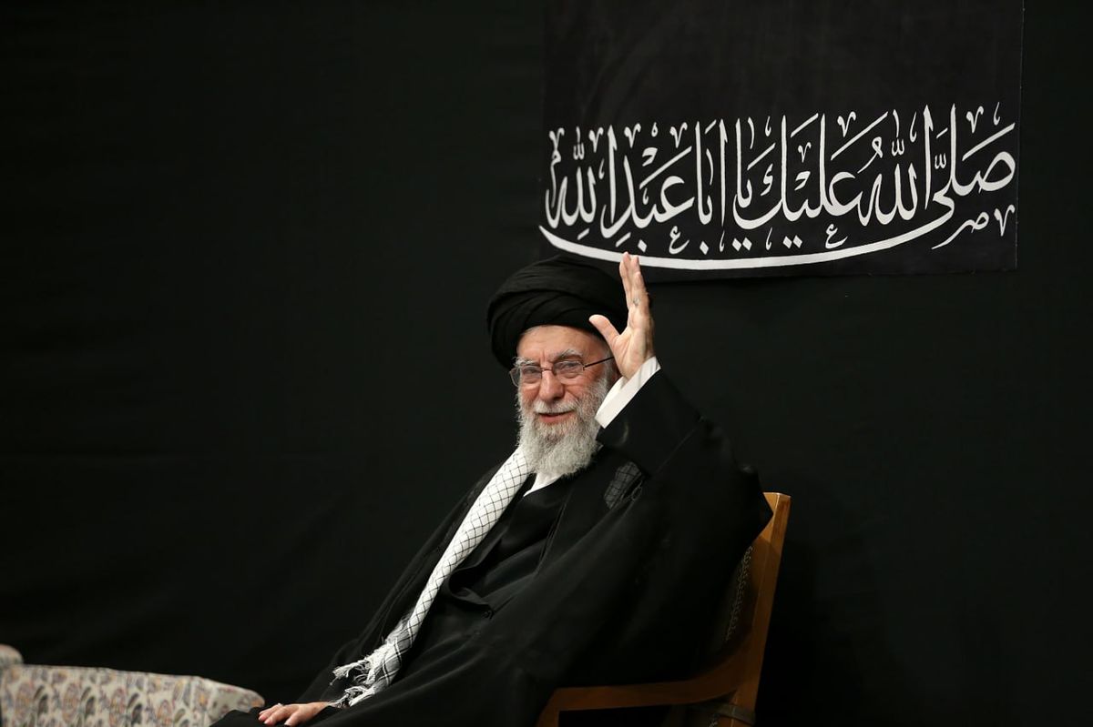 اولین تصاویر از حضور رهبر معظم انقلاب در مراسم عزاداری شب عاشورای حسینی + عکس
