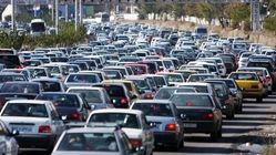 چالوس زیر بار ترافیک و باران قفل شد