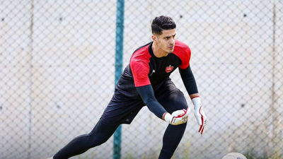 نیازمند از پرسپولیس بلیت جام جهانی می‌خواهد