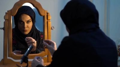 سکانس عجیب سریال ناریا؛ آقازاده داریوش ارجمند و شریفی‌نیا در تلویزیون (ویدیو)