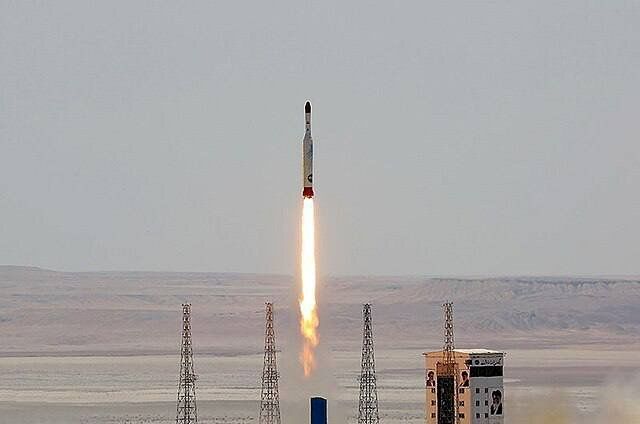 ببیند | لحظه پرتاب همزمان سه ماهواره ایرانی به فضا
