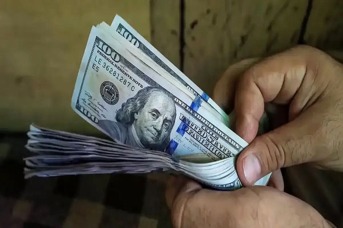 سقوط دلار در پی سیاستهای تجاری آمریکا