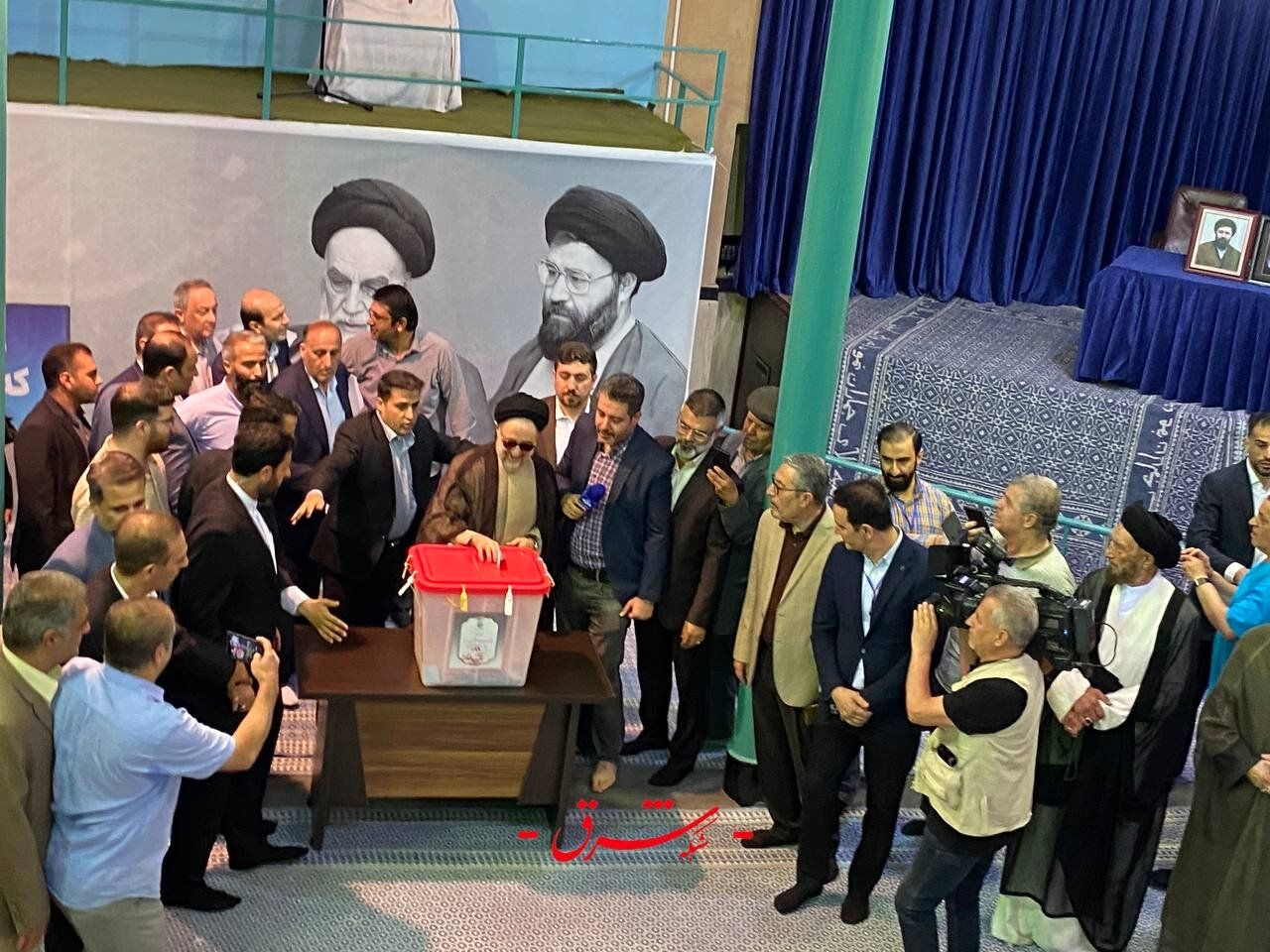 محمد خاتمی در حسینیه جماران حاضر شد