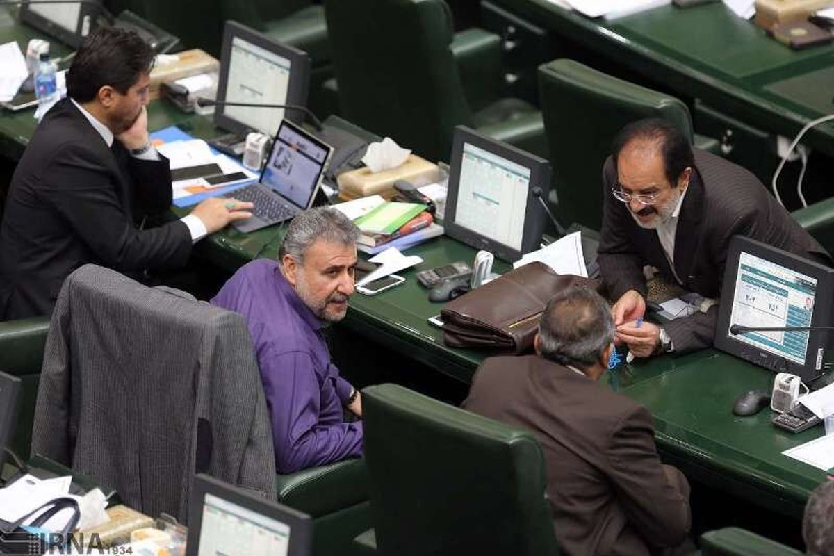افشاگری فلاحت پیشه از پرداخت حقوق نمایندگان ترامپ در ترکیه با پول ایران