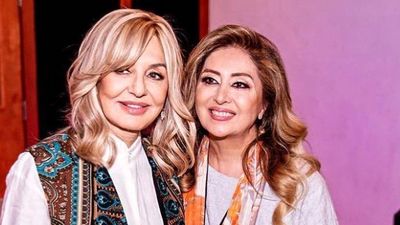 سفر در ایام قدیم; « گوگوش در آغوش پدرش» در  سال 1330