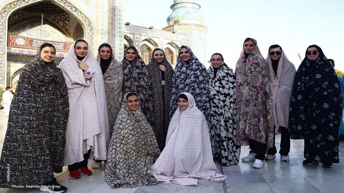 حضور غافلگیرکننده ستارههای والیبال ایران در امامزاده صالح؛ صحنهای که همه را شگفتزده کرد + عکس
