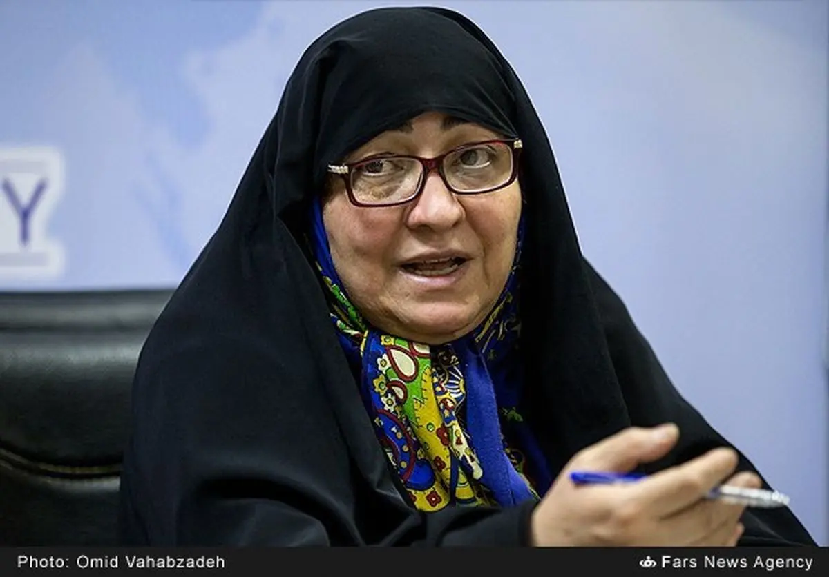 نماینده زن مجلس: نمایندگان شاهد برخوردهای اهانت‌آمیز برخی کارمندان هستند/ یک‌بار به پلیس گفتم مگر رژیم عوض شده که با من اینگونه رفتار می‌کنی؟!