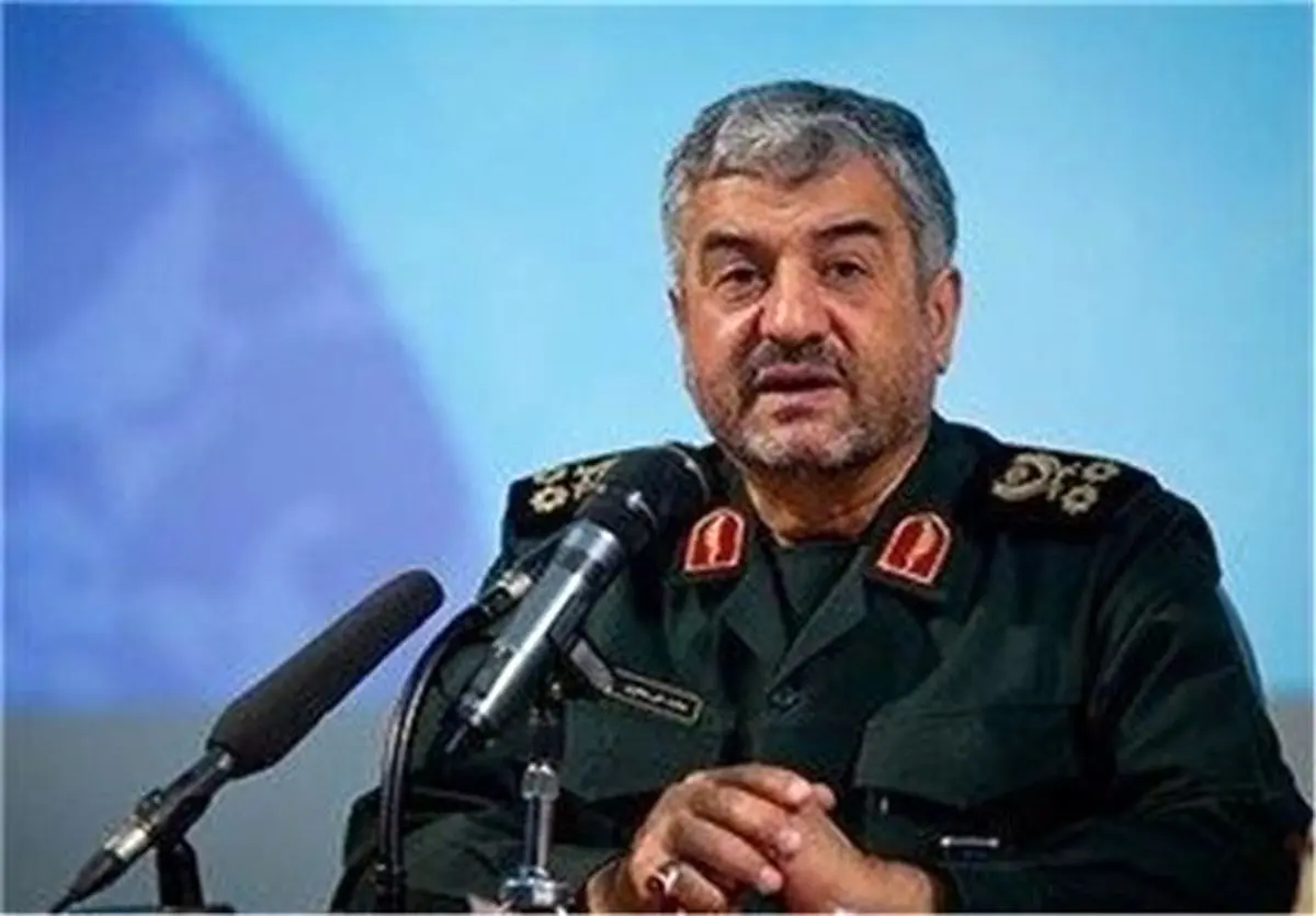 سردار جعفری: طبق اعلام بانک جهانی آمار فقر مطلق قبل انقلاب ۴۶ درصد و در سال ۹۳ به زیر ۱۰ درصد رسیده