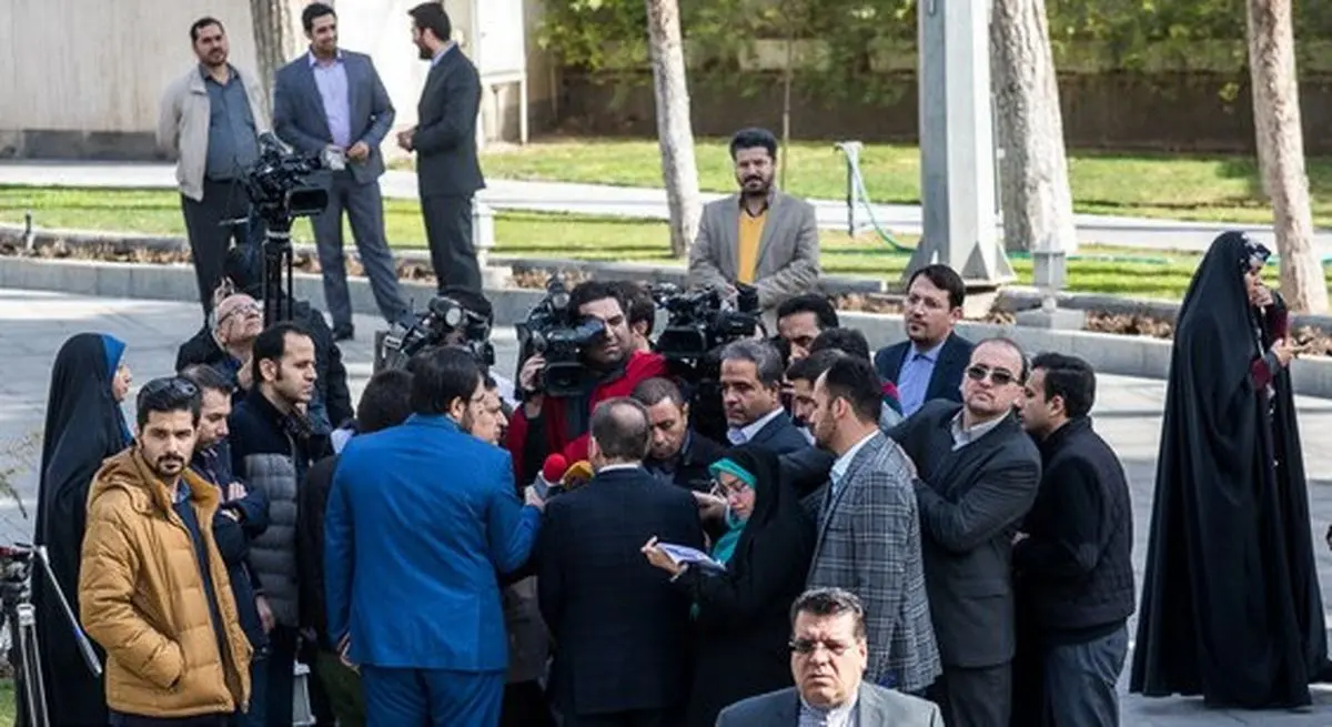 اتفاق عجیب در حیاط پاستور؛ خبرنگاران با دولت قهر کردند