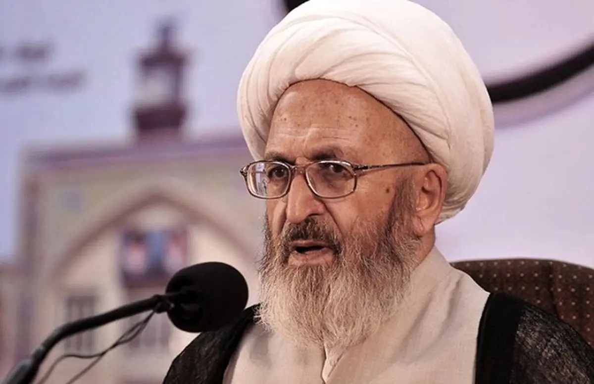 انتقاد آیت‌الله سبحانی به اجرای تئاتر بازیگران زن با کلاه گیس