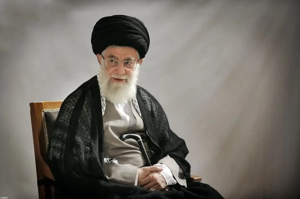 رهبر انقلاب:در جهادِ بی‌نیاز کردن کامل کشور از بیگانگان پیشگام باشید