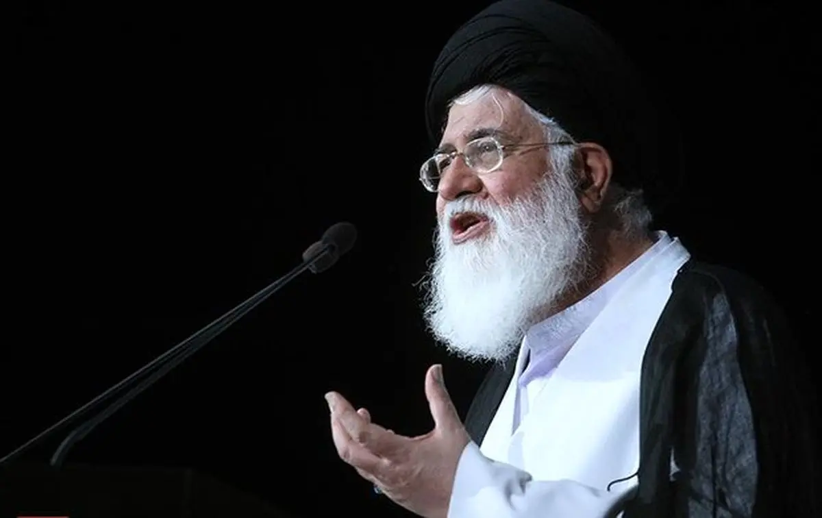 آیت الله علم الهدی: آمریکا ۳۰ سال است مثل سگ پارس می‌کند