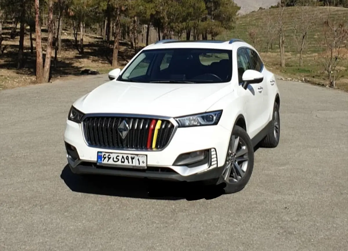 بورگوارد BX5، کودکی تنها در تهران
