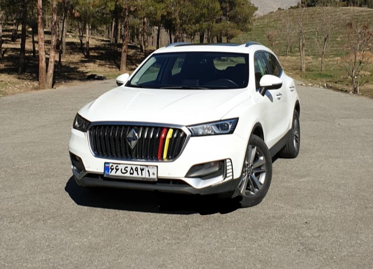 بورگوارد BX5، کودکی تنها در تهران