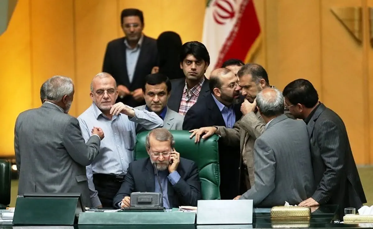 درخواست مجلس از وزارت اطلاعات: فرستنده این پیامک‌ها را شناسایی کنید