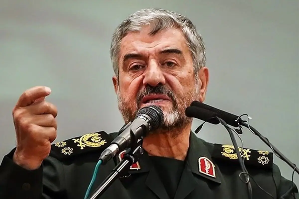 فرمانده سپاه: نصف جمعیت ایران قبل از انقلاب زیر خط فقر بودند