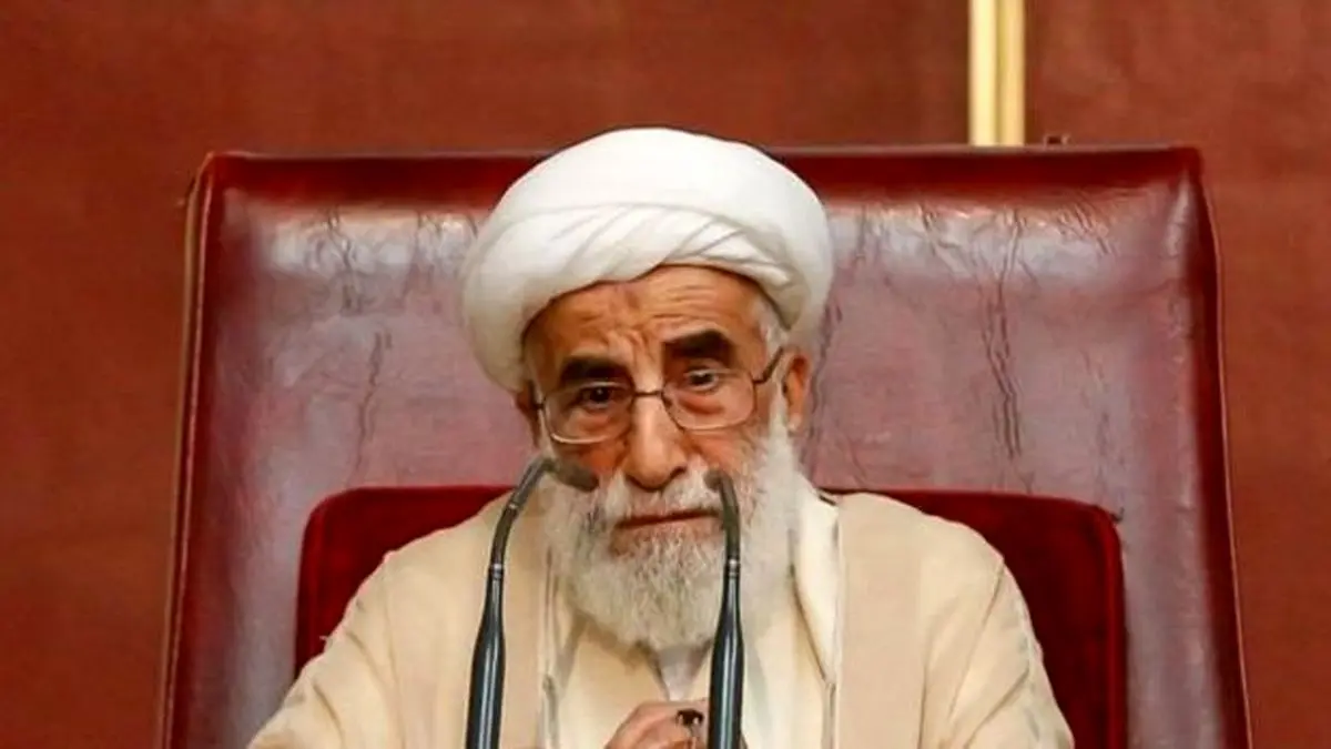 آیت الله جنتی: امید داریم که روزی زنده باشیم و ببینیم پرچم انقلاب توسط امام خامنه‌ای به دست امام زمان سپرده می‌شود
