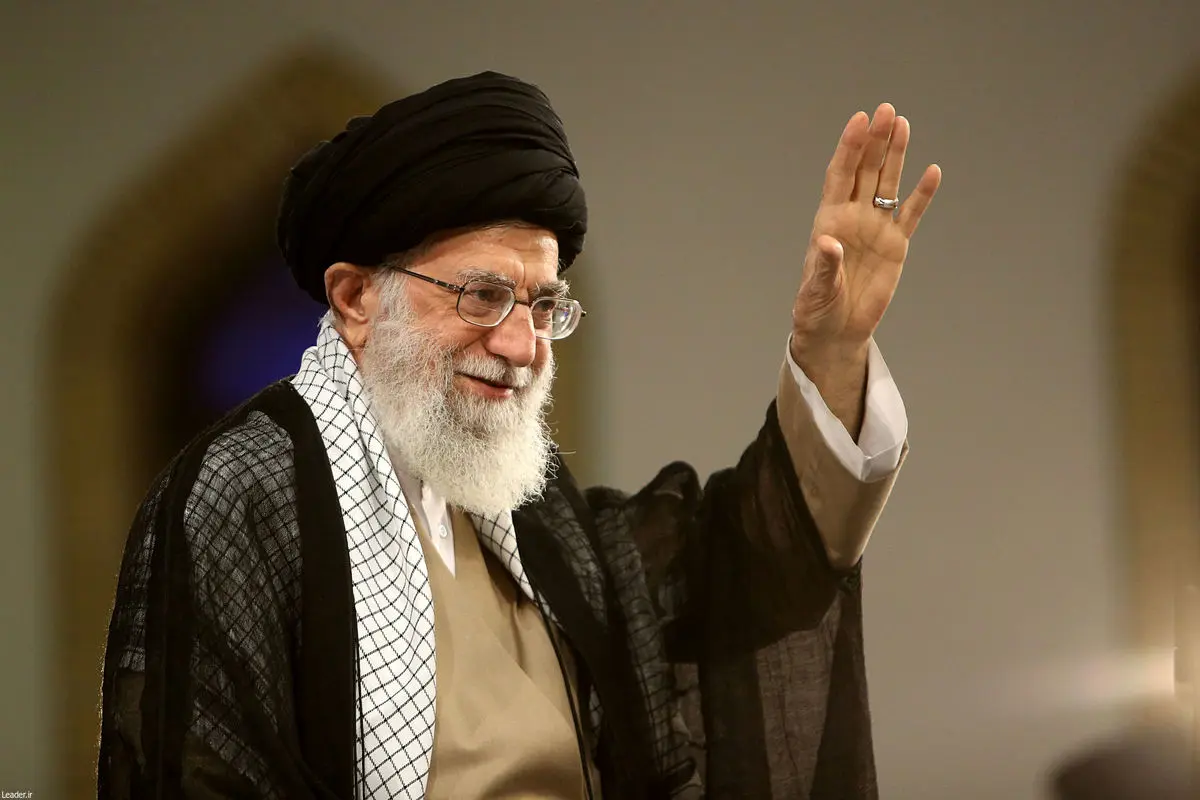 تذکر مقام معظم رهبری درباره نحوه تشویق کردن قاریان در جلسات قرآنی