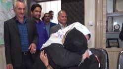 تصاویر/ بازگشت باران شیخی به آغوش خانواده پس ۲۵روز چشم‌انتظاری
