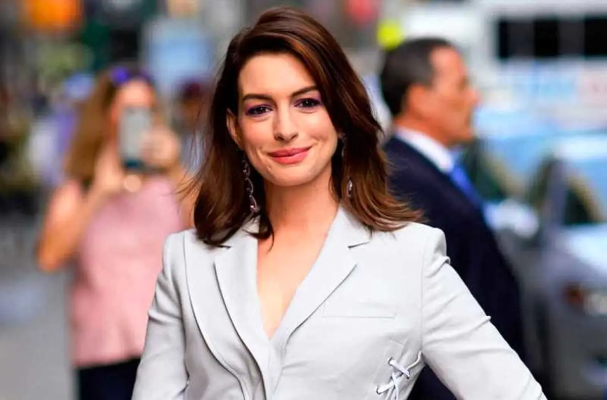 آن هاتاوی صاحب ستاره‌ شد
