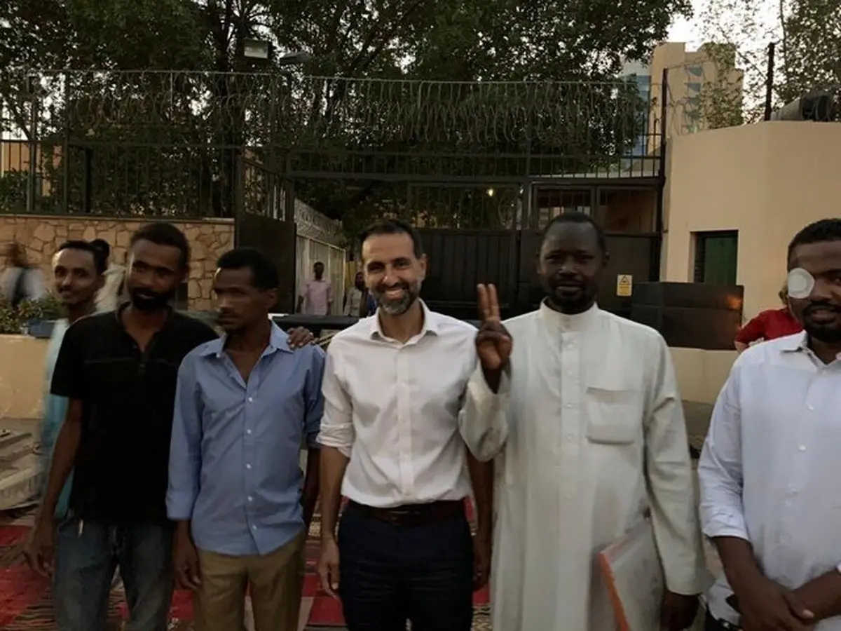 سفیر انگلیس در سودان، هم امام جماعت شد هم افطاری داد
