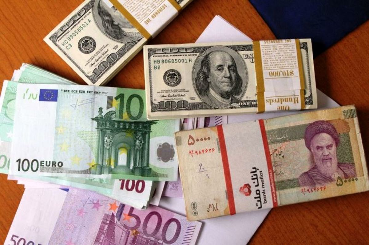 ریزش قیمت دلار در اولین ساعات فعالیت بازار آزاد
