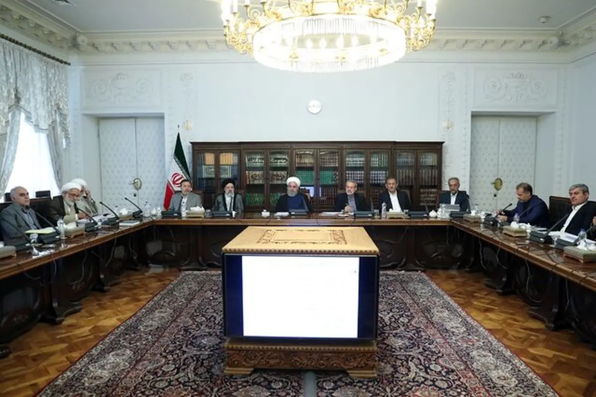 پرداخت ۱۰۰ درصدی حقوق، عیدی و مزایای کارکنان و بازنشستگان کشوری و لشکری