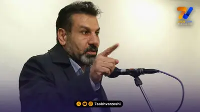 مومنی: پولدار بودن به ادب و رفتار است؛ آقای زنوی در حد استقلال نیستی!