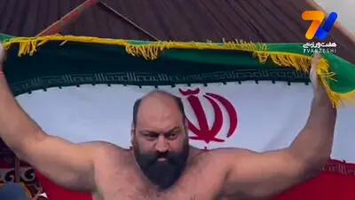 واکنش‌ها به لباس متفاوت پرچم‌دار ایران در مسابقات جهانی عشایر
