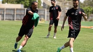 کارتال شاگردانش را به دو گروه تقسیم کرد