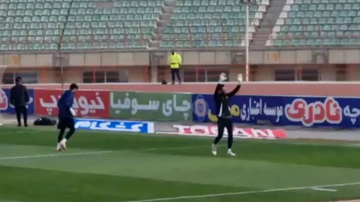 تشویق بیرانوند و خلیل زاده توسط هواداران تراکتور