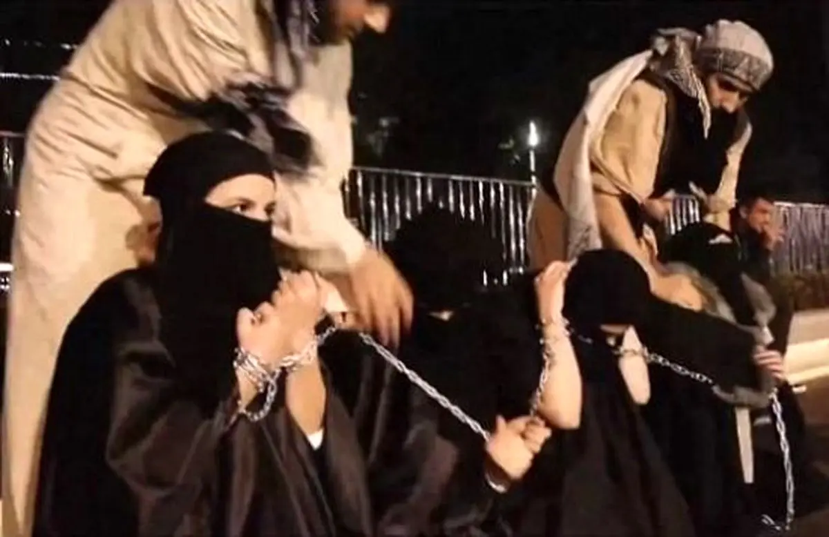 داعش، سه زن را به آتش کشید