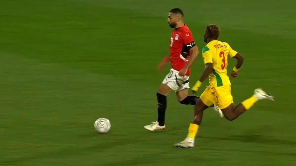 گل سوم مصر به بنین توسط محمد صلاح