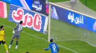 دو موقعیت گلزنی پیاپی برای استقلال که به تیر دروازه برخورد کرد