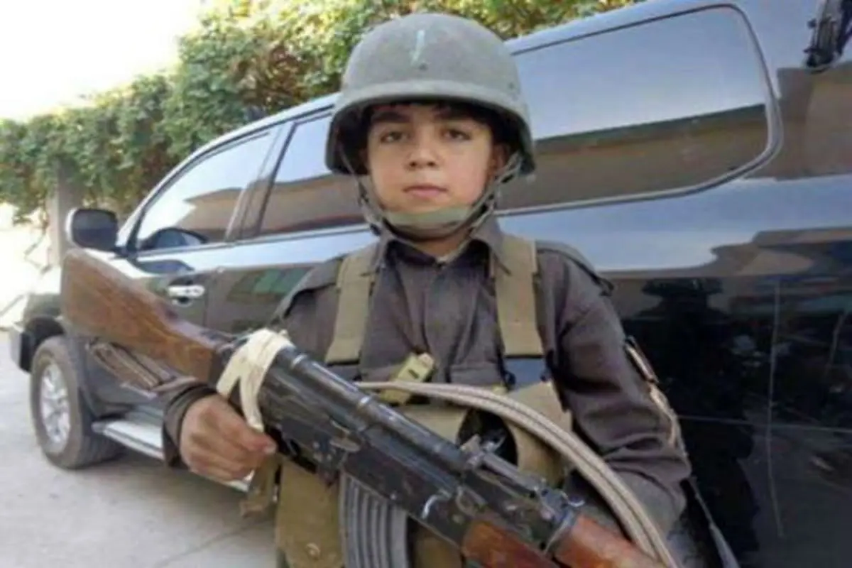 سرنوشت تلخ کودک ١۴ ساله که با طالبان مى جنگید