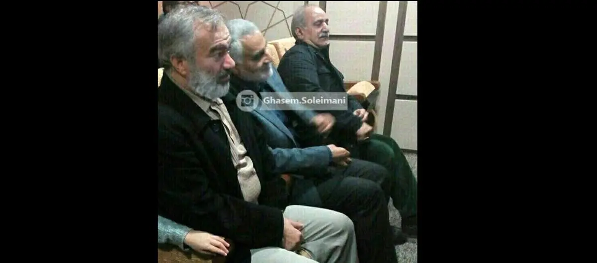 حاج قاسم در حال تماشای بادیگارد