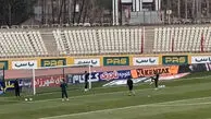 نیازمند برای دوئل با رنه بوبوی گرم کرد