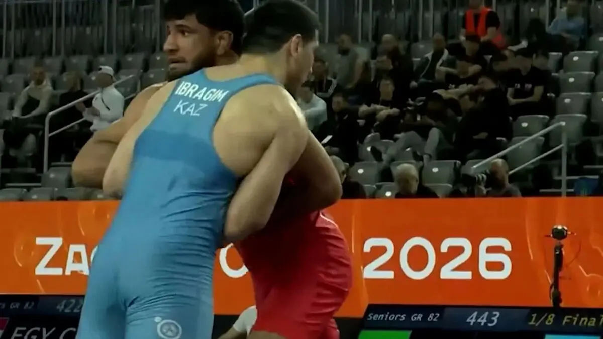 نبرد نفس‌گیر در وزن ۸۲ کیلو؛ مهمدی با اختلافی حداقلی شکست خورد