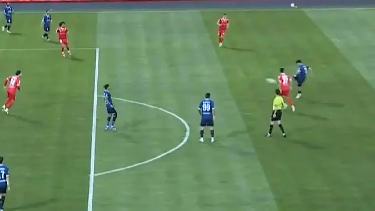 گل اول گل گهر به پرسپولیس توسط پویا پورعلی