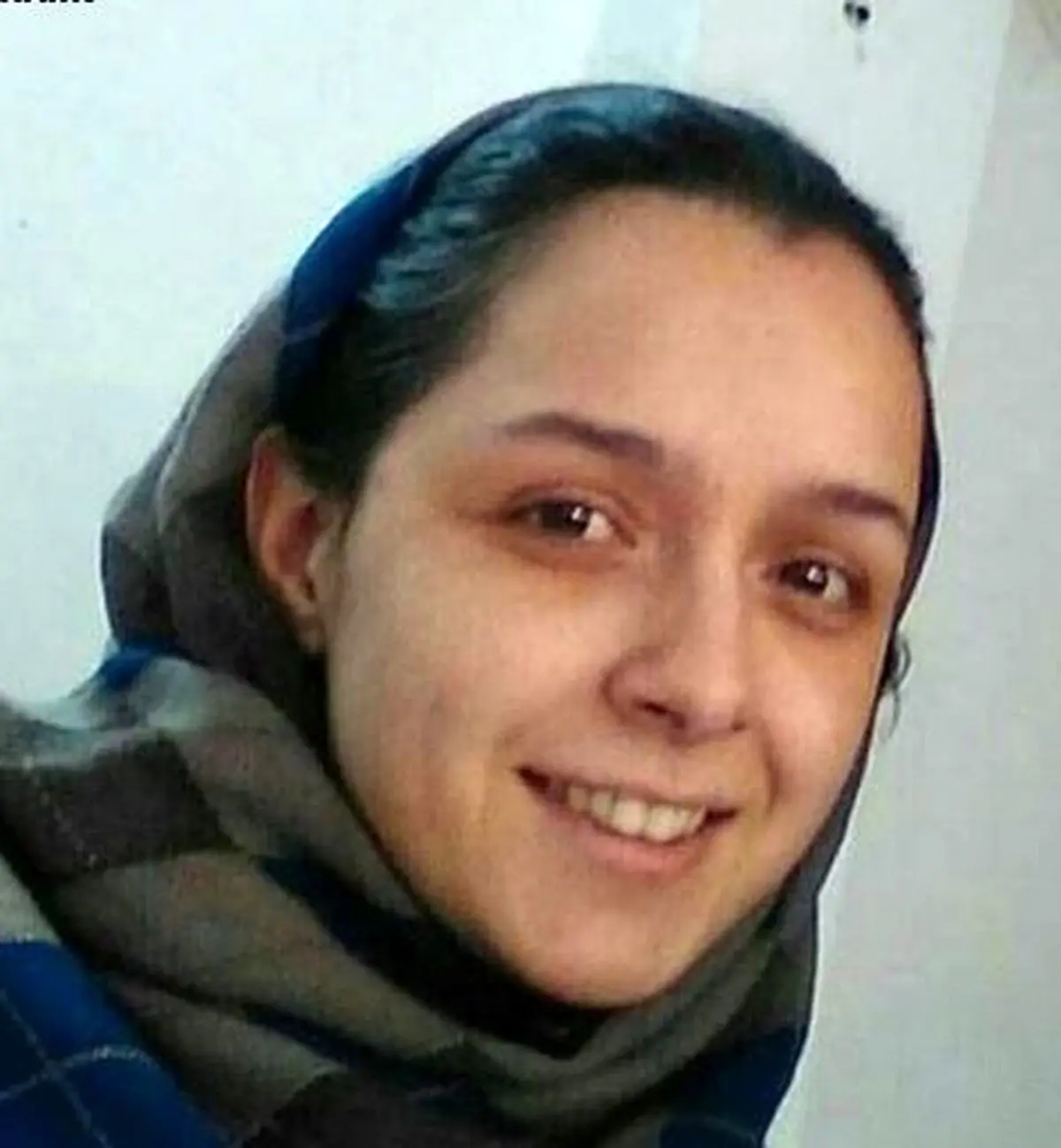 ترانه علیدوستی با آرایش یا بدون آرایش؟! جنجال های ادامه دار کاربران و پاسخ های جالب علیدوستی