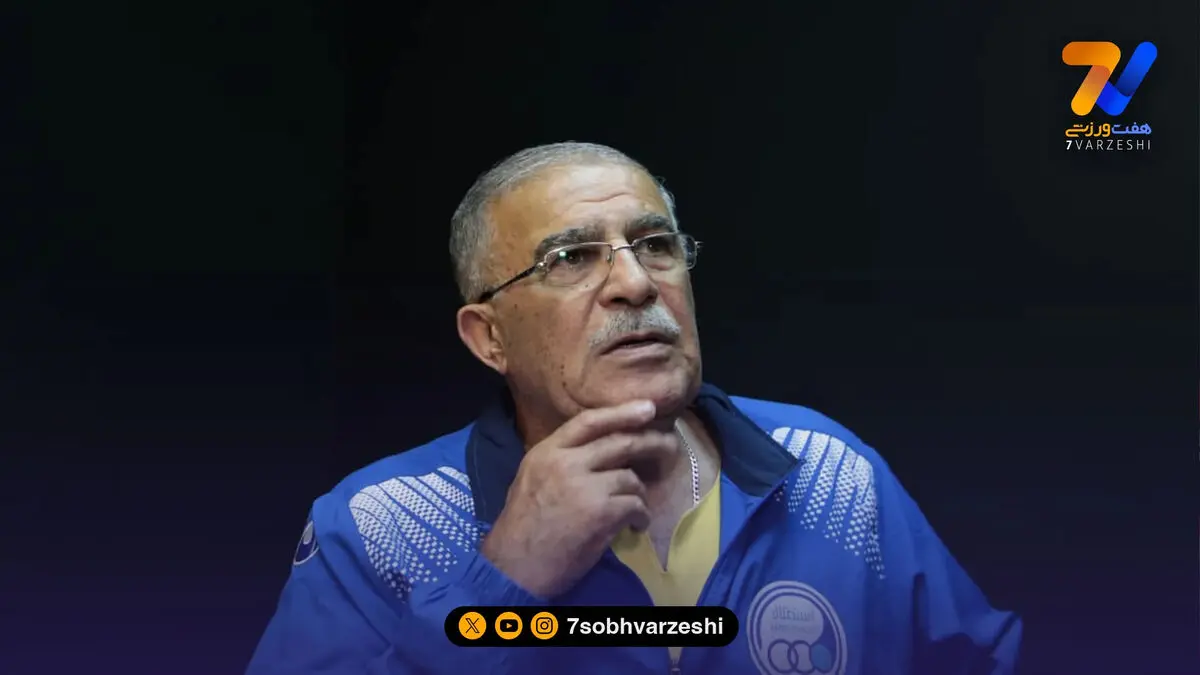 حسن روشن: بازیکن جوان استقلال نصف بدنش را خالکوبی کرده است!
