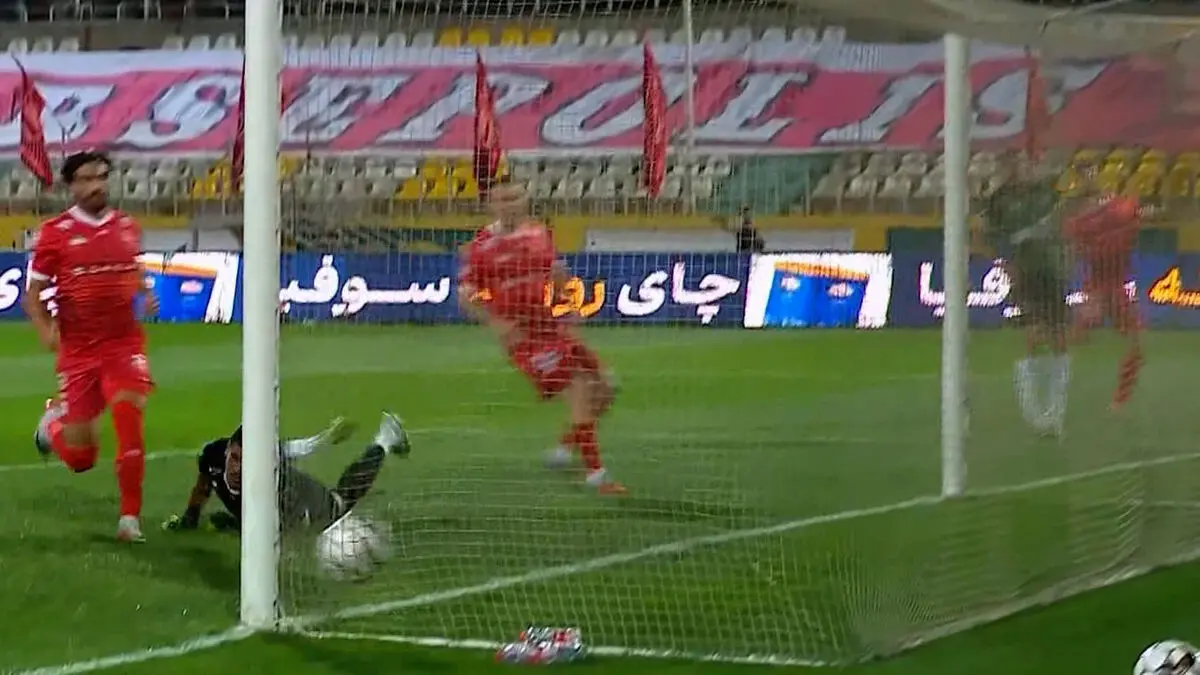 گل اول خیبر به پرسپولیس توسط احسان حسینی