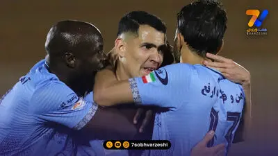 استقلال صدرنشین جدول نیمه کاره!