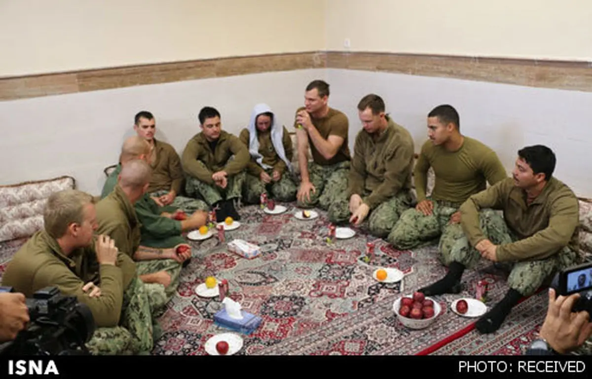 اخراج فرمانده ملوانان آمریکایی دستگیر شده توسط ایران