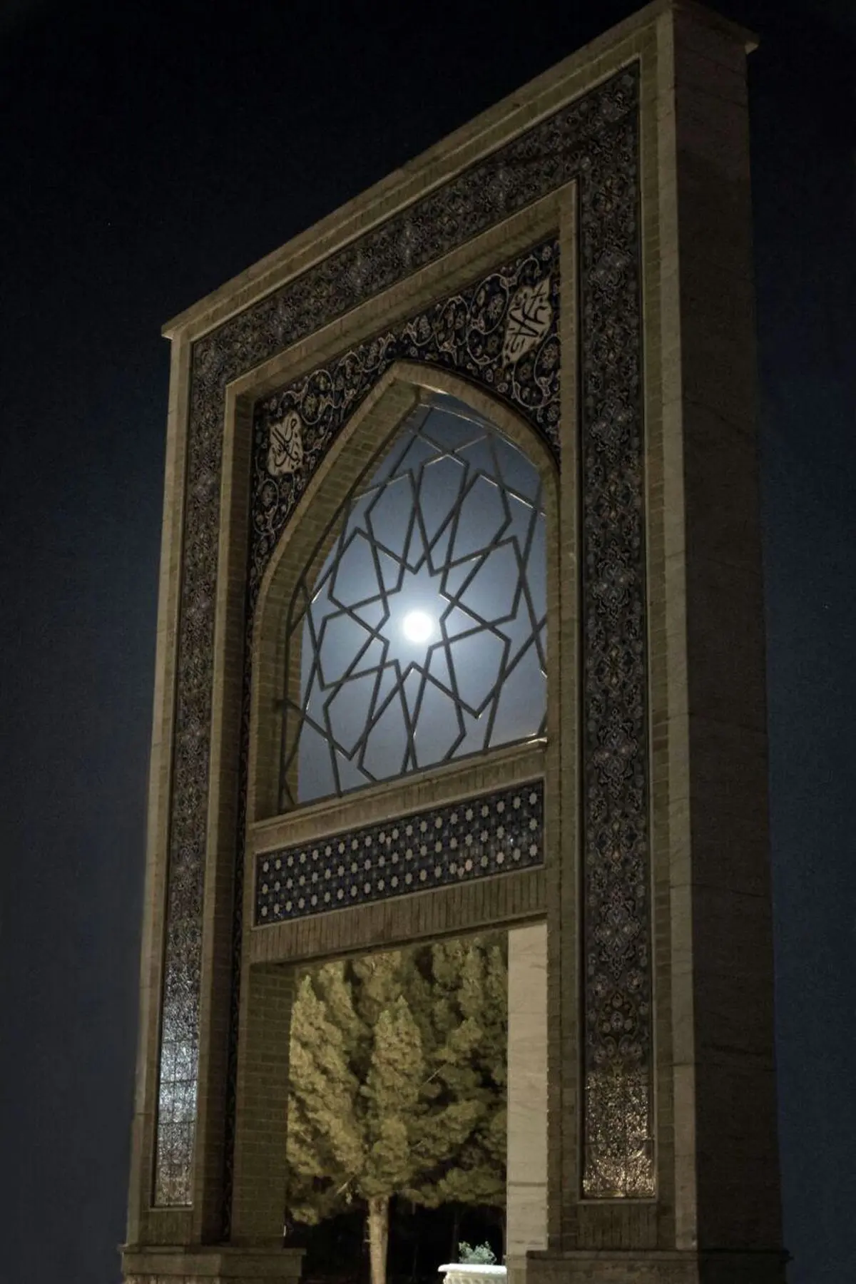 عکس برگزیده مسابقه #ماه_شب_چهارده  کد ۱۰۲