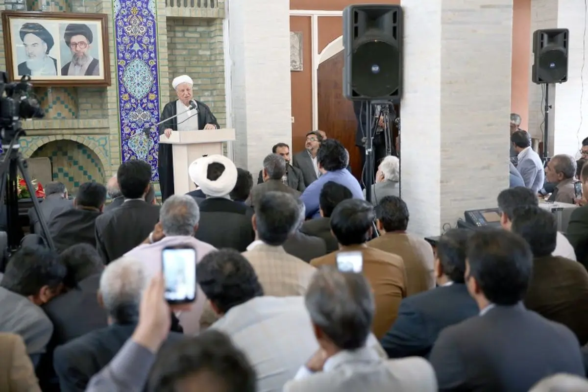 آیت‌الله رفسنجانی: روحانی نمی‌‌تواند منشاء و دلایل مشکلات را بگویید/ به صلاح کشور نیست