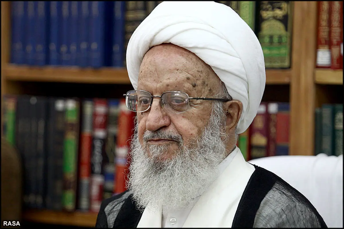 اجازه مشروط آیت الله مکارم شیرازی برای برداشتن حجاب دانشجویان در خارج از کشور