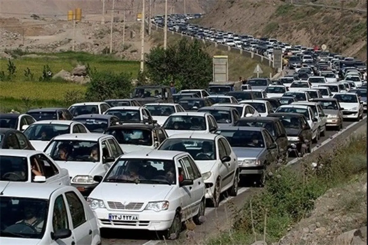 چادر زدن در وسط جاده چالوس!/ عکس
